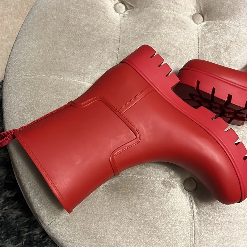 Tory Burch red ankle rain boots, new, size 7